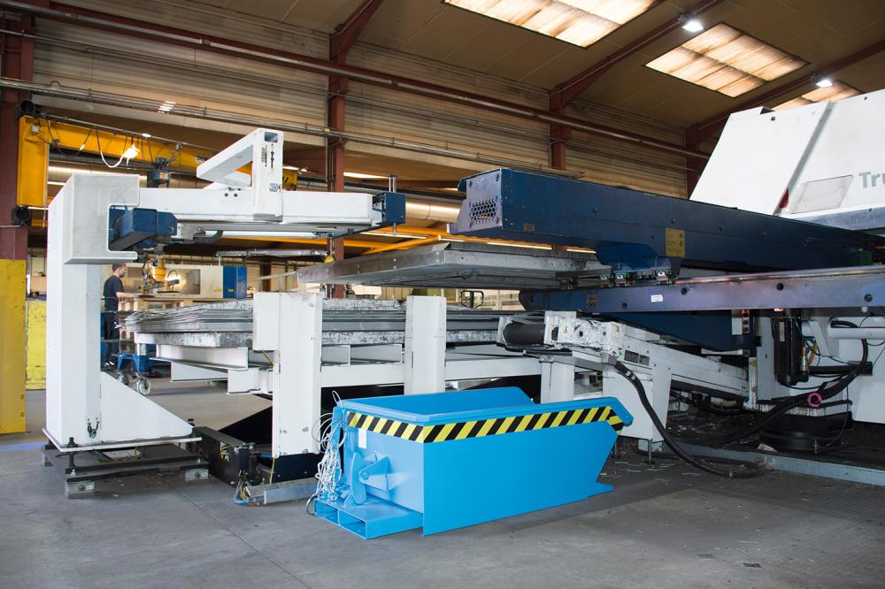 Kippbehälter MGU 610 l B1680xT1385xH450 mm RAL5012 Tragkraft 750kg