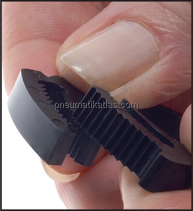 Anwendungsbeispiel: Schnapp-Schlauchschelle - Die 